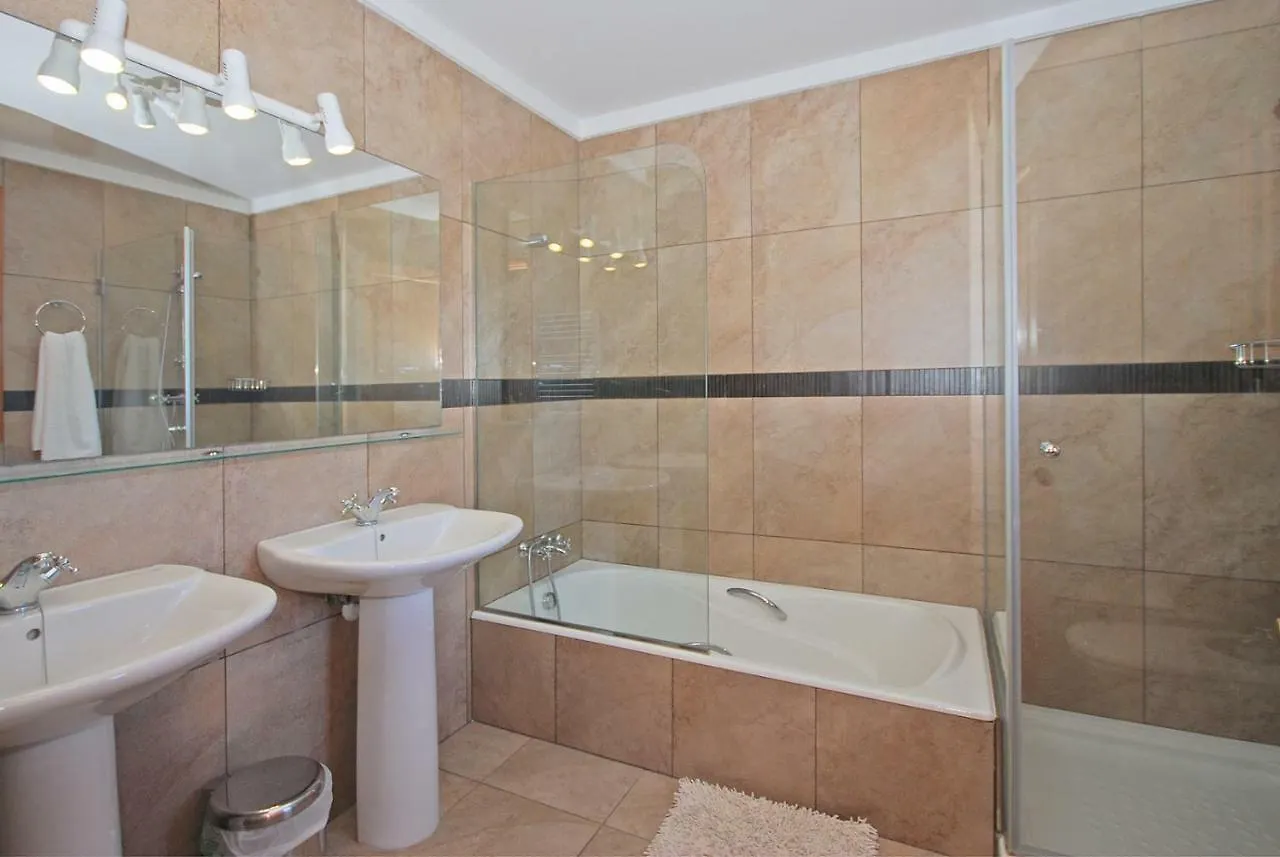 קמפנט Villa Rotes